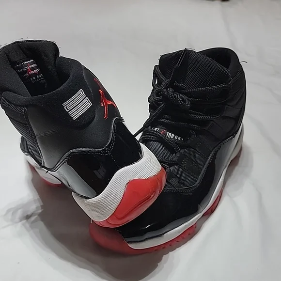 AIRJORDAN NIKE Man shoes Size 9.5 Retro 23  378037-061 1919  excellent condition - Picture 3 of 16